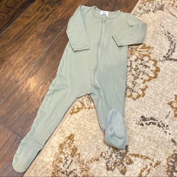 o2 baby Other - 5/$10 O2 Baby Footie